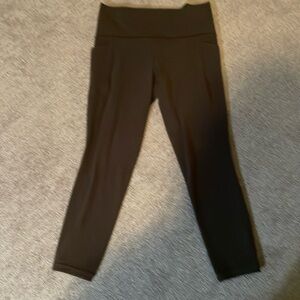 Athleta Salutation 7/8 leggings with side pockets - medium - New